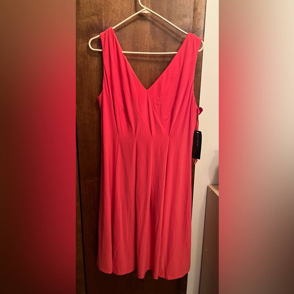 Jones New York Coral V-Neck Sleeveless Dress